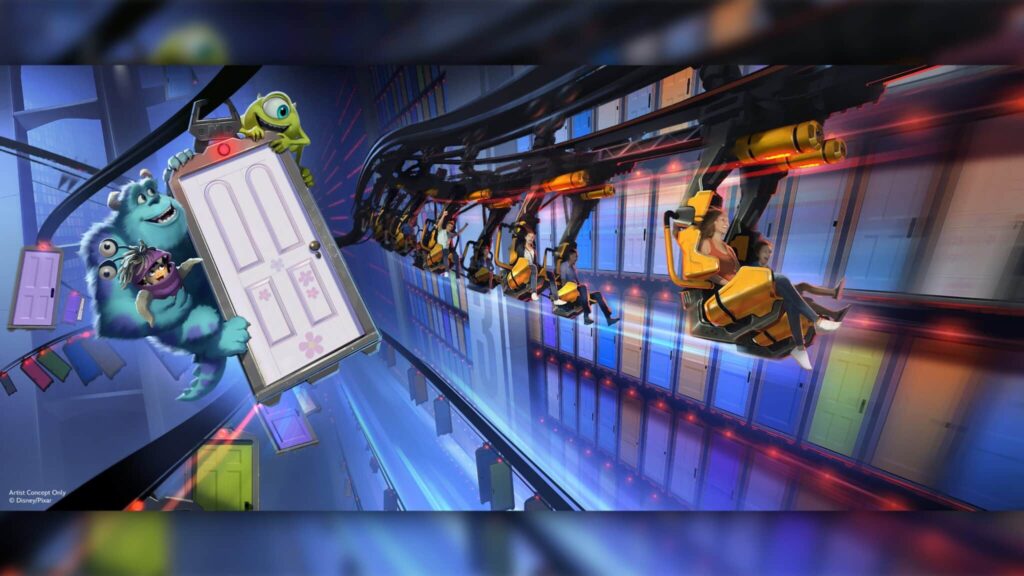 Une scène animée montre des personnes montant à bord du Monsters Inc Doors Coaster, une nouvelle montagne russe suspendue, passant devant les personnages et les portes du film à l'intérieur d'une installation futuriste et colorée.