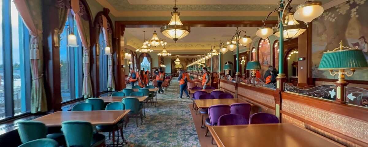world of frozen dlp 2025 regal view restaurant interior