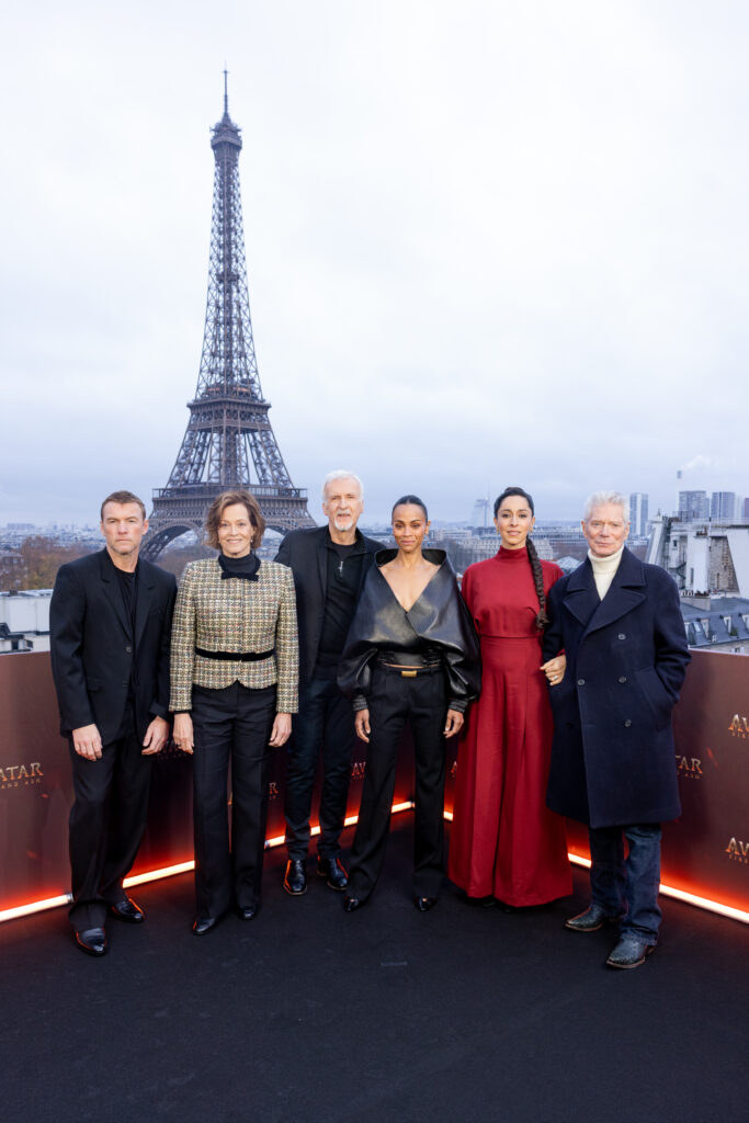 Avatar : De Feu Et De Cendres  : James Cameron Et Le Cast Lancent La Tournée Européenne À Paris Avant La Sortie Du 17 Décembre