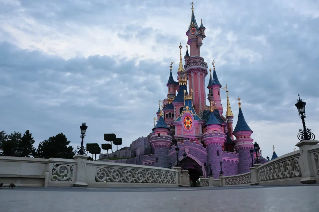 Adresse Disneyland Paris scaled 1