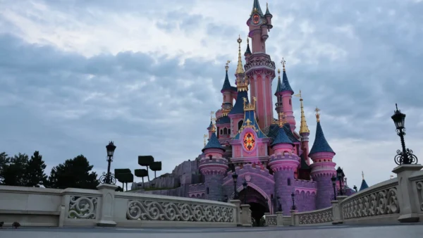 Adresse Disneyland Paris scaled 1