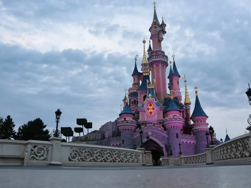 Adresse Disneyland Paris scaled 1