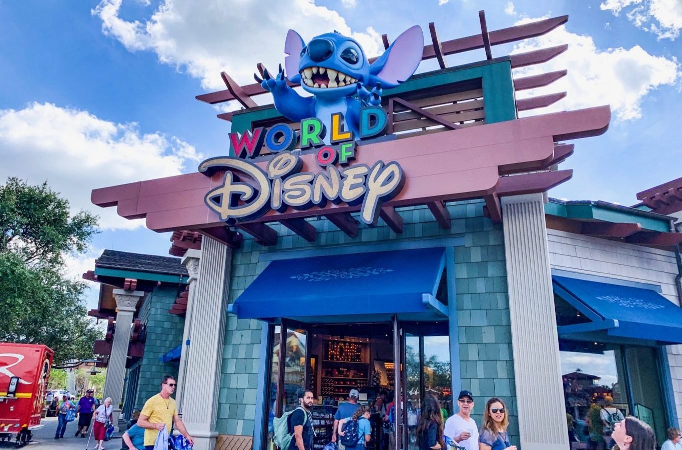 disney world shopping world of disney 1365x900 1