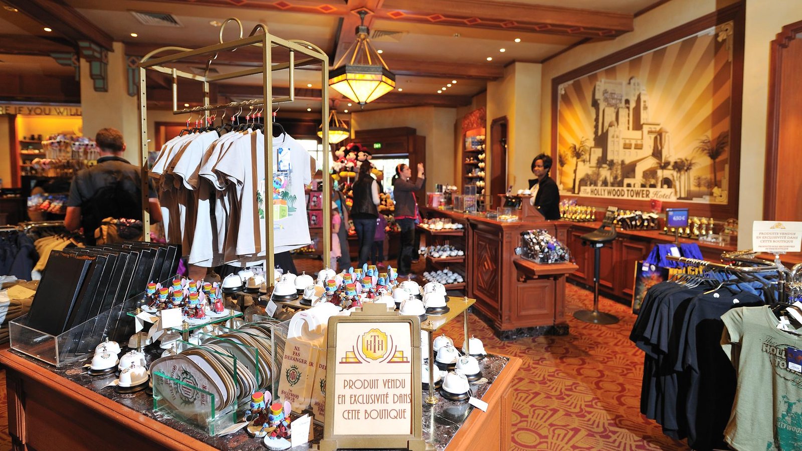 Historique Des Boutiques À Disneyland Paris
