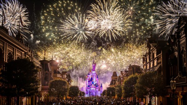 1181890 fete nationale du 14 juillet 2025 feu d artifice dedie a disneyland paris 77
