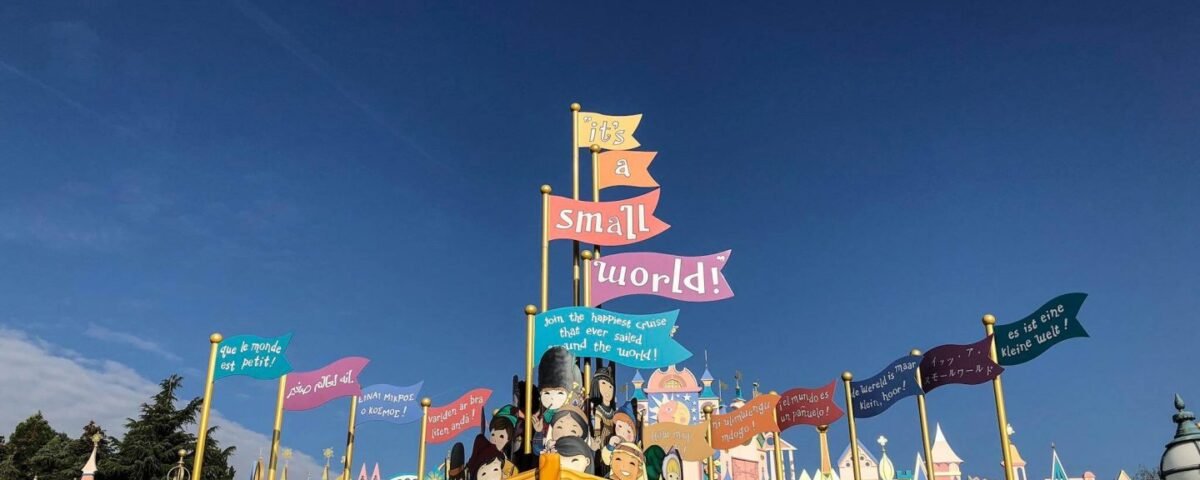 Disneyland small wordl 1440x1080 1