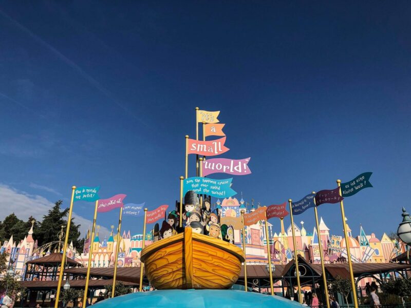 Disneyland small wordl 1440x1080 1