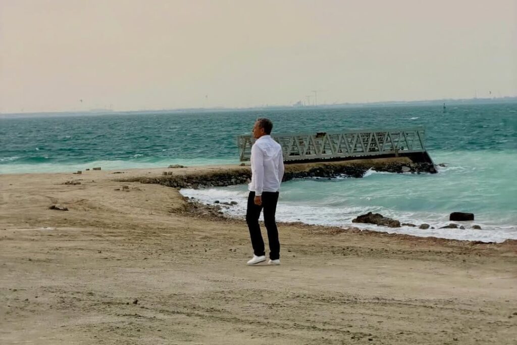 Bob Iger Visite Le Site De Disneyland À Abu Dhabi : Ouverture Prévue Vers 2032