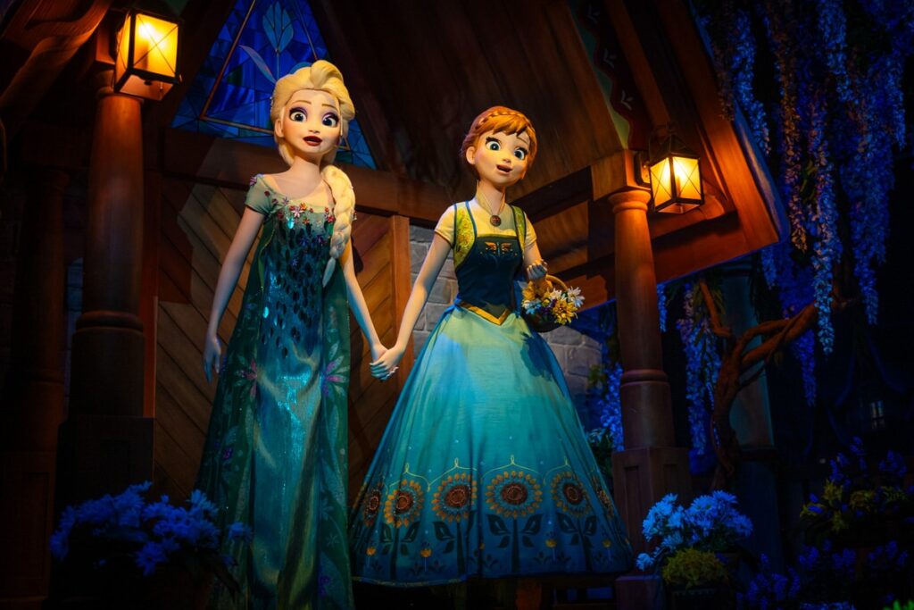 advanced audio animatronics frozen ever after boat ride hong kong disneyland 2481