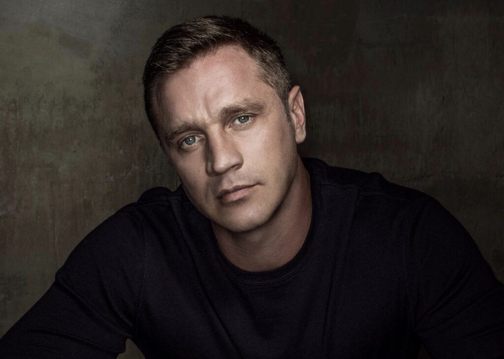 Coven Academy (disney+) : Devon Sawa (destination Finale) Intègre La Série