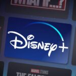 Le logo Disney+ est centré sur un fond bleu, entouré de divers titres de films des Marvel Studios, soulignant la disponibilité de la technologie Dolby Vision en Europe.