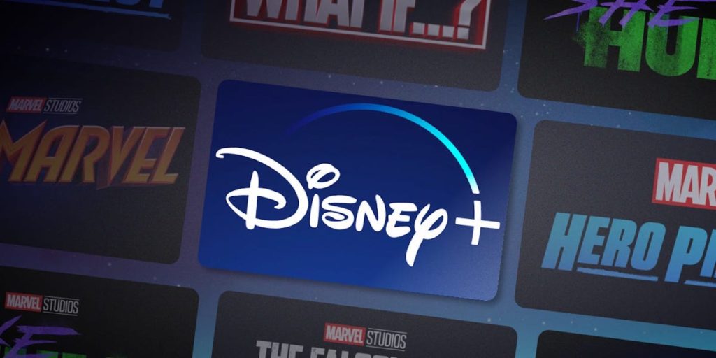 Le logo Disney+ est centré sur un fond bleu, entouré de divers titres de films des Marvel Studios, soulignant la disponibilité de la technologie Dolby Vision en Europe.