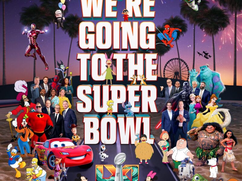 Divers personnages de Disney, Marvel, Pixar et Star Wars, ainsi que des personnalités d'ESPN et d'ABC, se rassemblent autour d'un texte en gras annonçant "We're Going to the Super Bowl !" (Nous allons au Super Bowl) à Los Angeles, 2022.