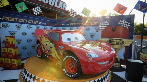 cars disneyland
