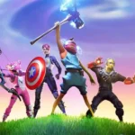 Quatre personnages de Disney X Fortnite en costumes colorés posent héroïquement sur une colline herbeuse, avec pour toile de fond un ciel stylisé et des figures robotiques - une scène épique de l'Univers Révolutionnaire 2027 dans Disney X Fortnite.