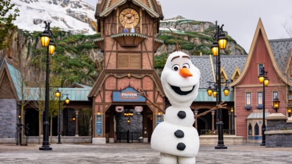 2025 WDI Olaf Robotic Character Header