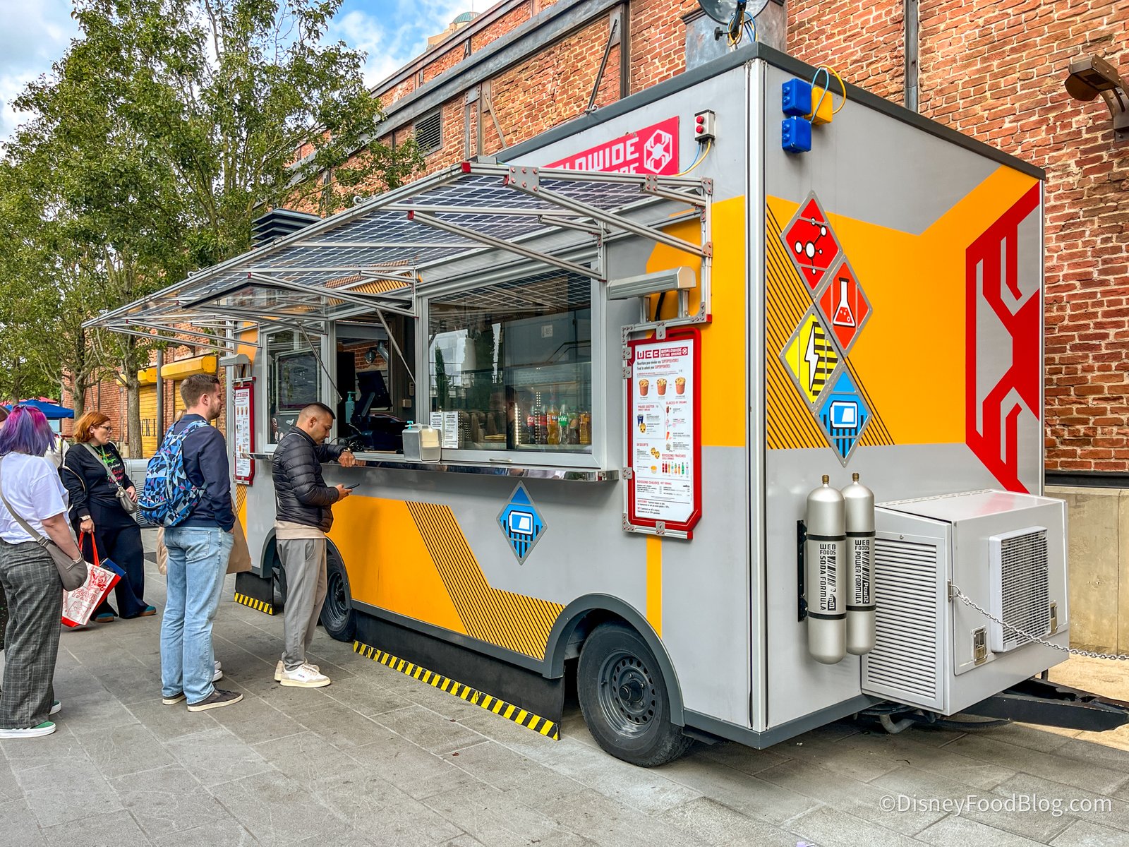 2025 disneyland paris walt disney studios park web food truck atmo 6