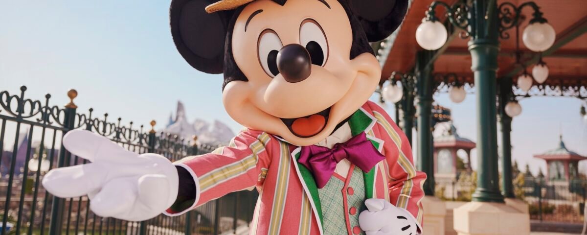 Disneyland Paris Disney Adventure World Adventure Way Meet Greet Mickey Mouse Horizontal