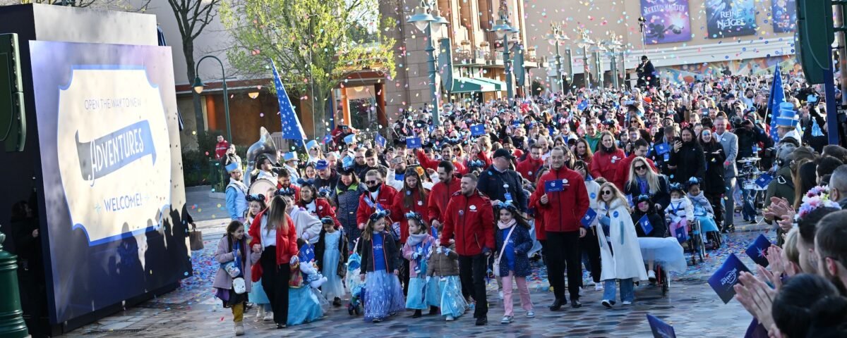 DisneylandParis DisneyAdventureWorld Opening Ceremony Make A Wish Kids Guests Entering 1
