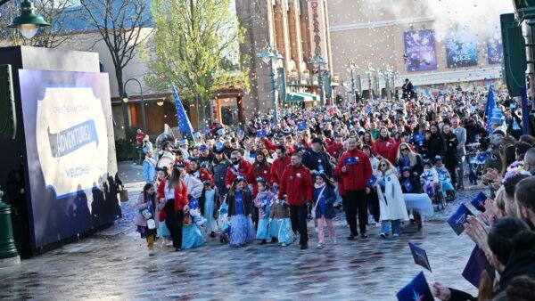 DisneylandParis DisneyAdventureWorld Opening Ceremony Make A Wish Kids Guests Entering 1