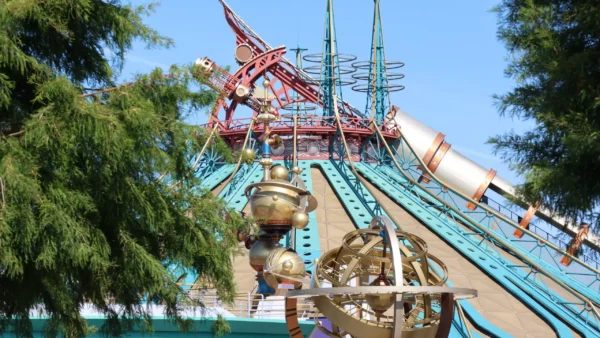 Faire toutes les attractions de Disneyland Paris scaled 1