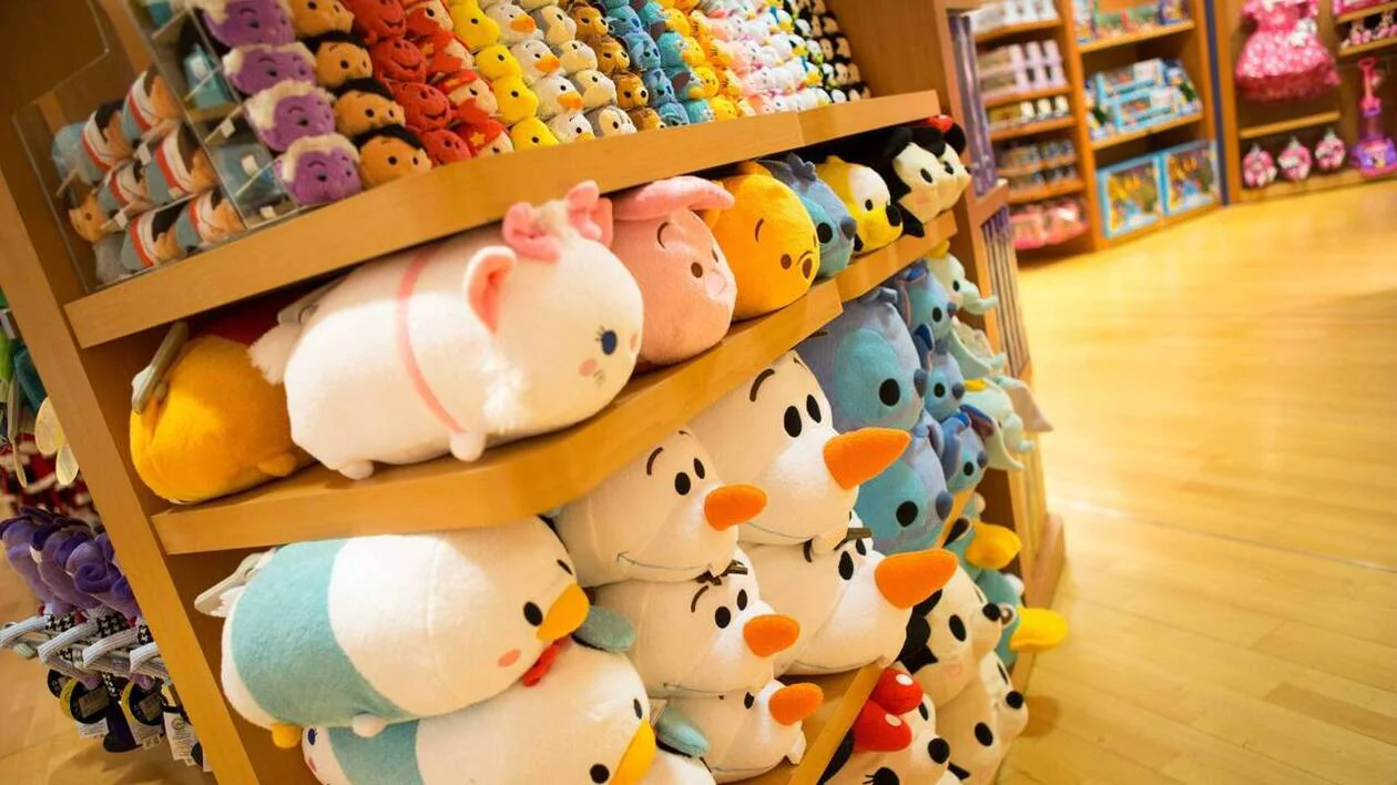 Boutiques Et Souvenirs À Ne Pas Manquer À Disneyland Paris
