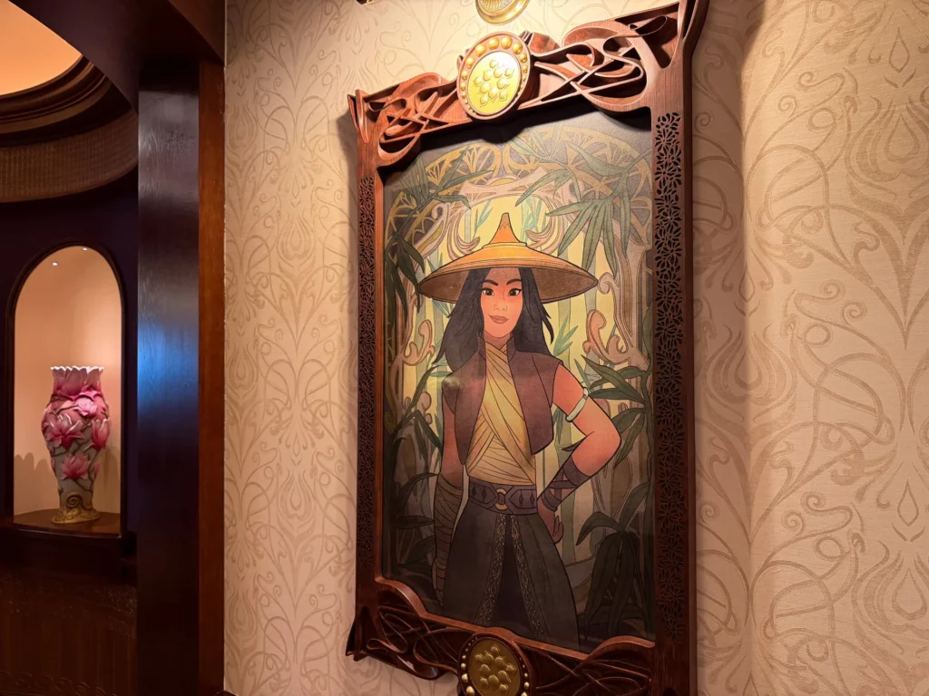 The Regal View (disney Adventure World) : Clins D’œil Subtils À Raya Et Le Dernier Dragon Dans La Déco Du Restaurant Princesses