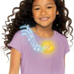 Disney La Petite Sirène - Collier Coquillage Lumineux et Musical pour Enfants - Licence Officielle Disney - Réplique Magique - Colliers pour enfants - Adapté Aux Enfants Dès 3 Ans
