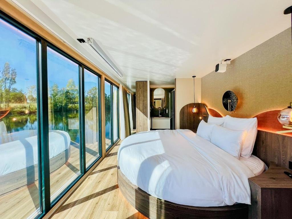 L’escale Royale : Des Suites Flottantes Insolites S’installent À Torcy, Près De Disneyland Paris