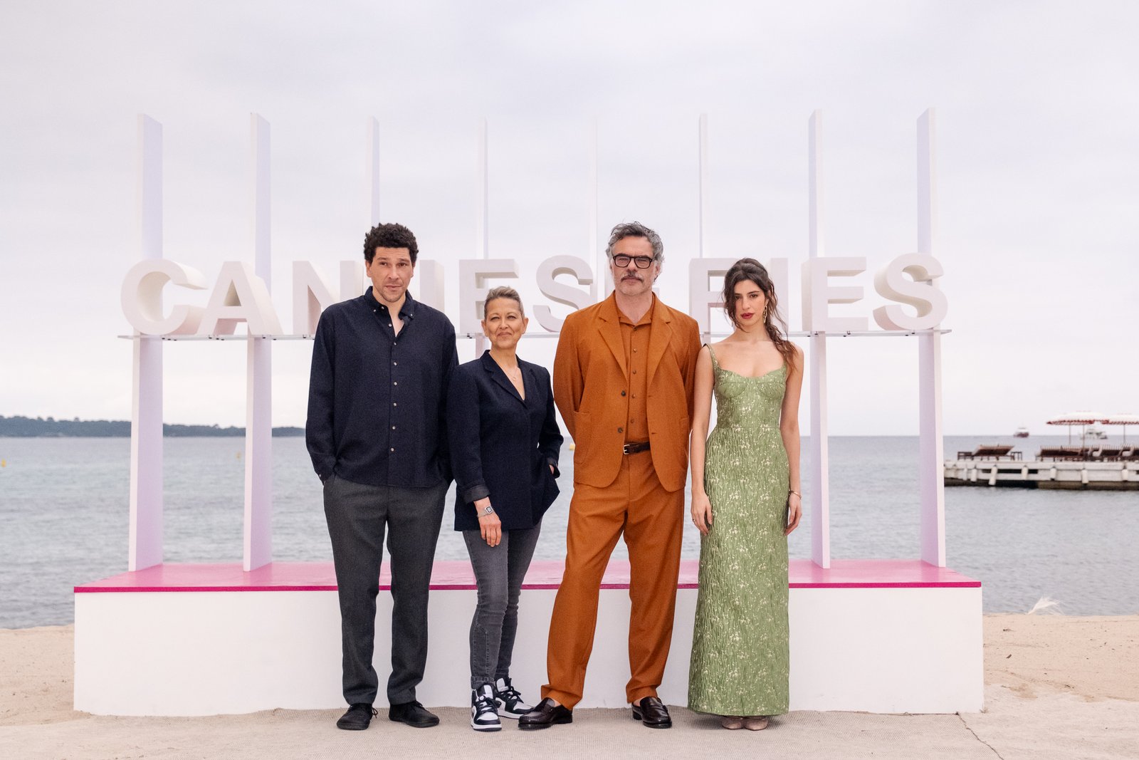 Alice Et Steve : La Nouvelle Série Hulu Présentée En Avant-première À Canneseries
