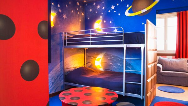 Explorers Hotel Chambre a theme Magny le hongre 9