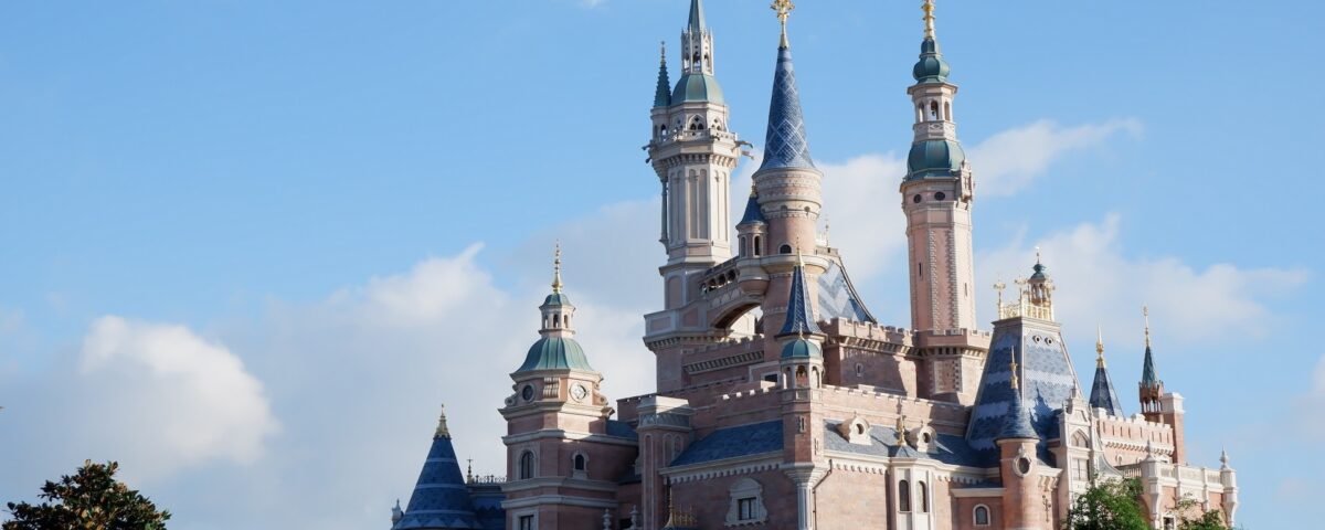 Featured image Shanghai Disneyland