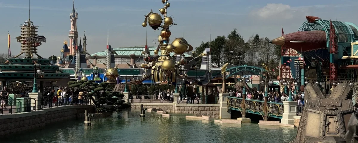 disneyland paris tomorrowland view