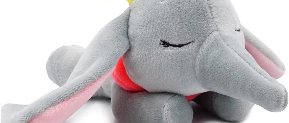 Famosa Softies Disney Snuglets Surprise, Personnages Disney sous Licence Officielle, Bonbons et tendres, 10 cm, Livraison 1 Peluche Surprise, 9 à Collectionner avec Crochet pour Porte-clés, célèbre