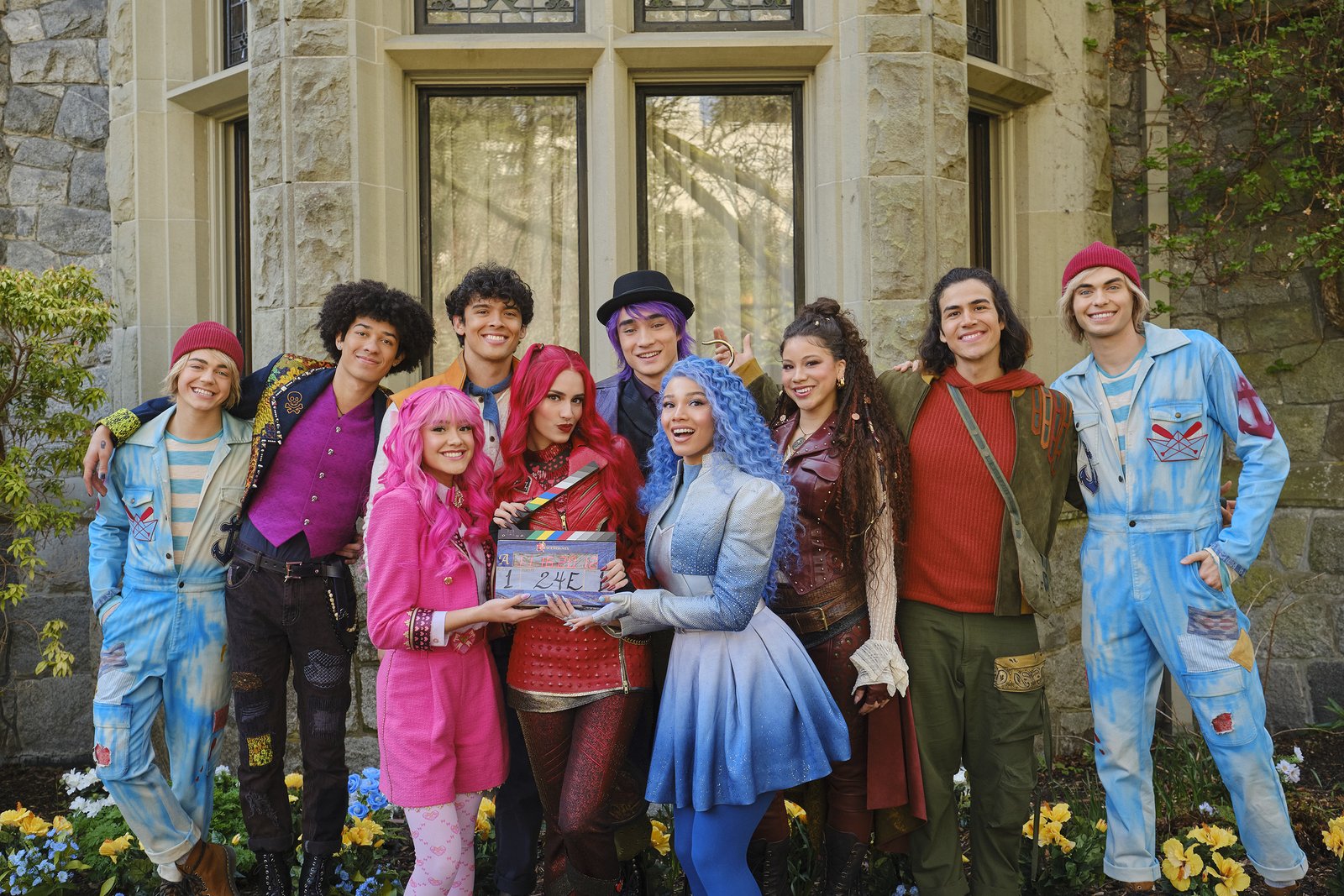 Disney Met La Barre Plus Haut Avec Descendants : La Malédiction Du Pays Des Merveilles