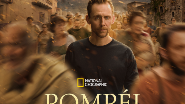 PompeiiOutOfTimeWithTomHiddlestonSeason1 Social Static 4x5 1080x1350 Payoff Date fr FR.png 1