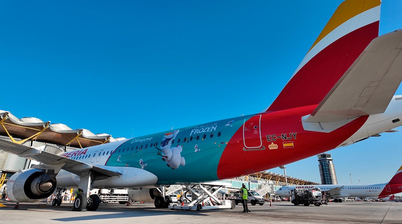 Avion Disney Adventure World Olaf Large