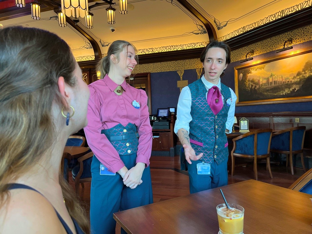 The Regal View Lounge : Une Journée Type Avec Les Équipes